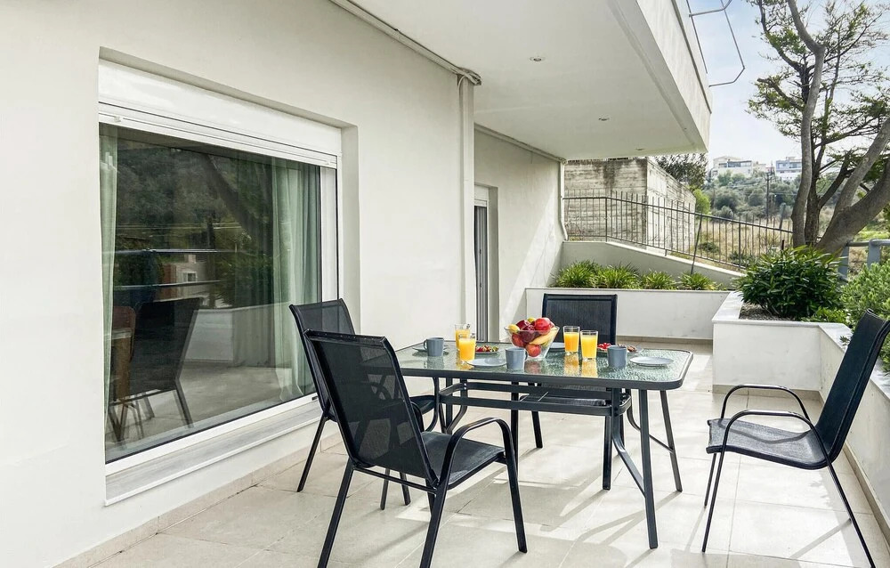 Beautiful Apartment in Chalkida With Wifi and 2 Bedrooms