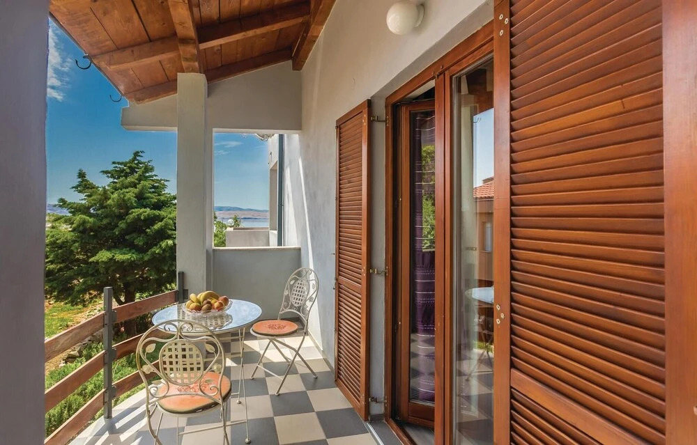 Awesome Home in Cesarica With Wifi and 3 Bedrooms