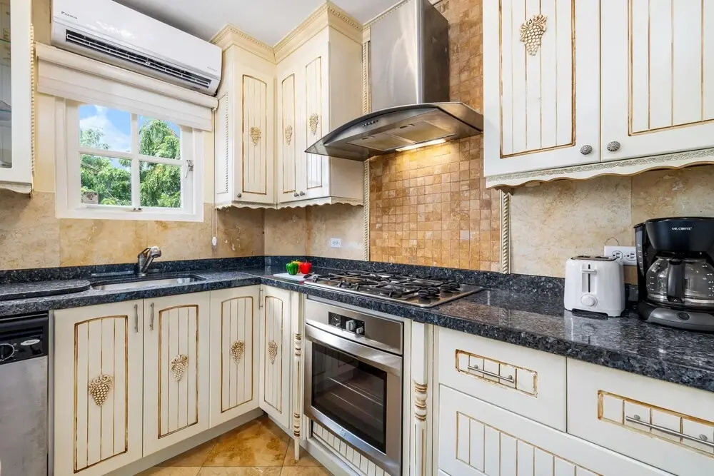 Cozy 1br1ba w Balcony Pool in Great Location
