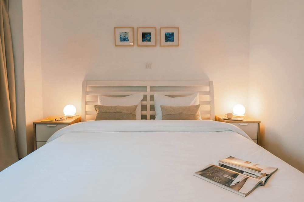 New Unirii Center Apartments by Olala Homes