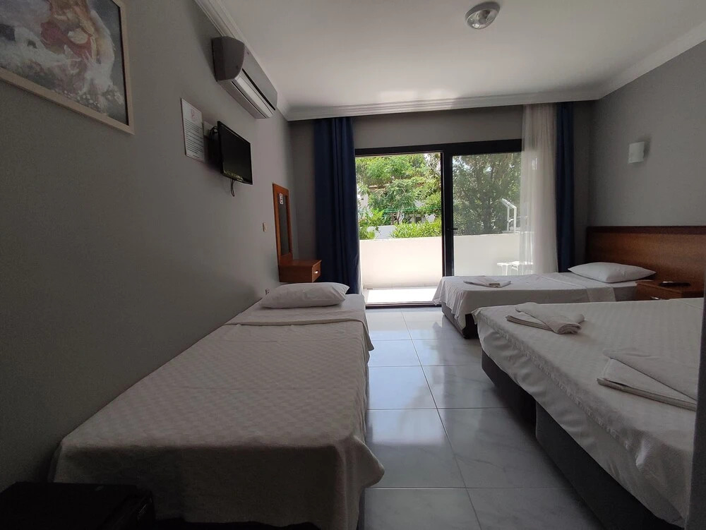 Sarsilmaz Otel