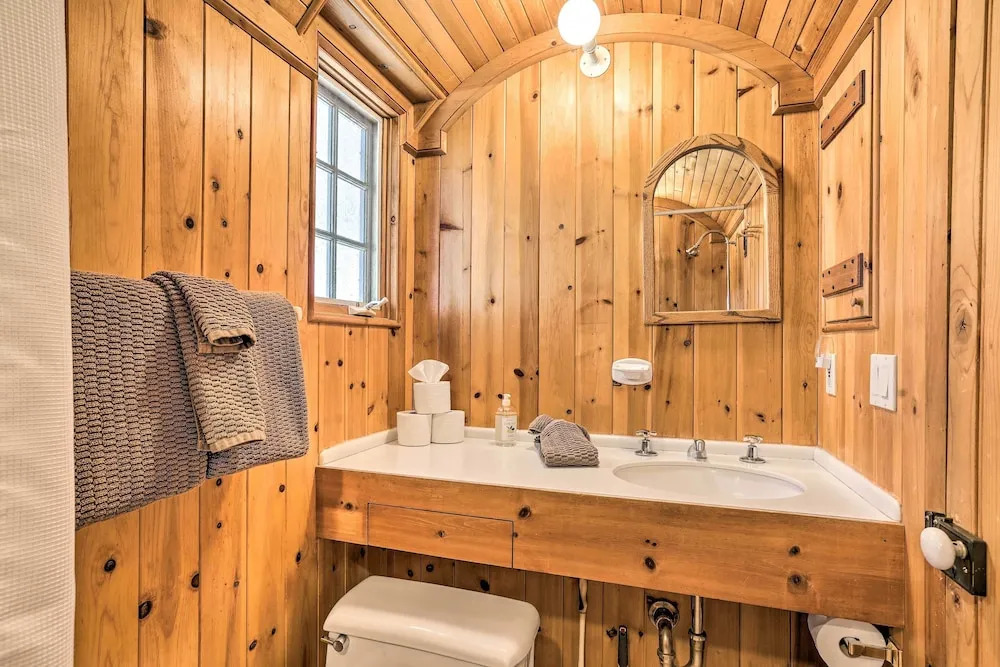 < 1 Mi to Heavenly Lifts: Tahoe Area Townhome!