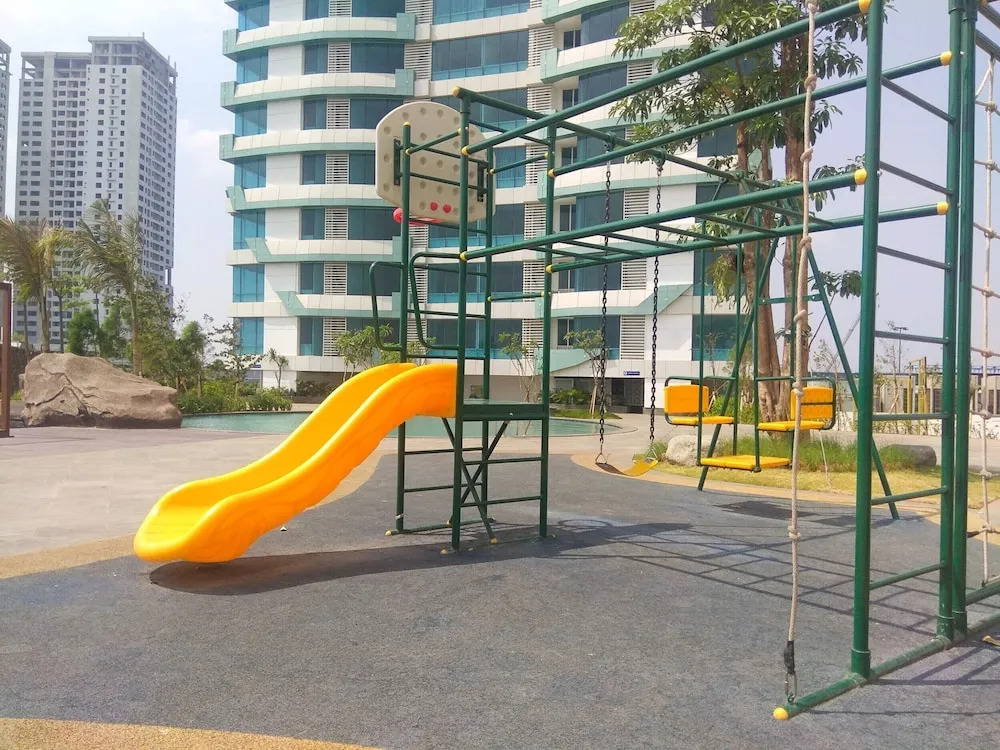 Well Furnished 1BR Grand Kamala Lagoon Apartment