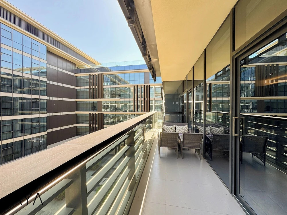 Aya - Sophisticated 1BR Apartment in CityWalk with Views