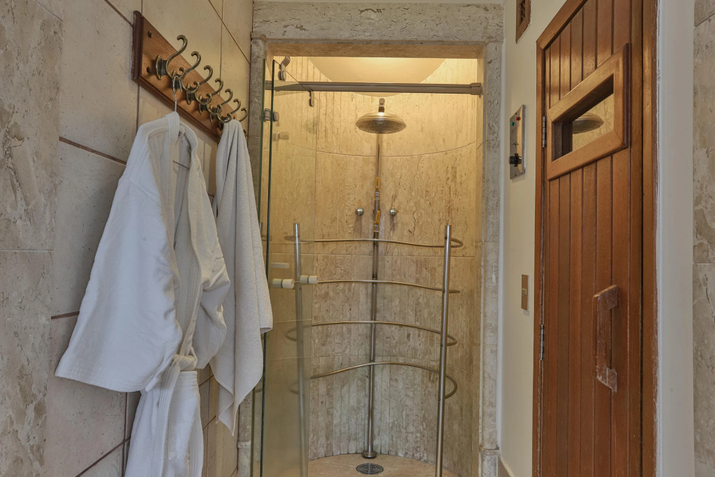 Le Suisse Elegance Hotel