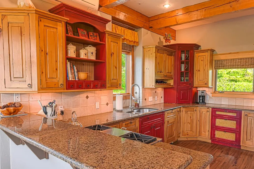 1361 County Rd Home #8 5 Bedrooms 3.5 Bathrooms Home