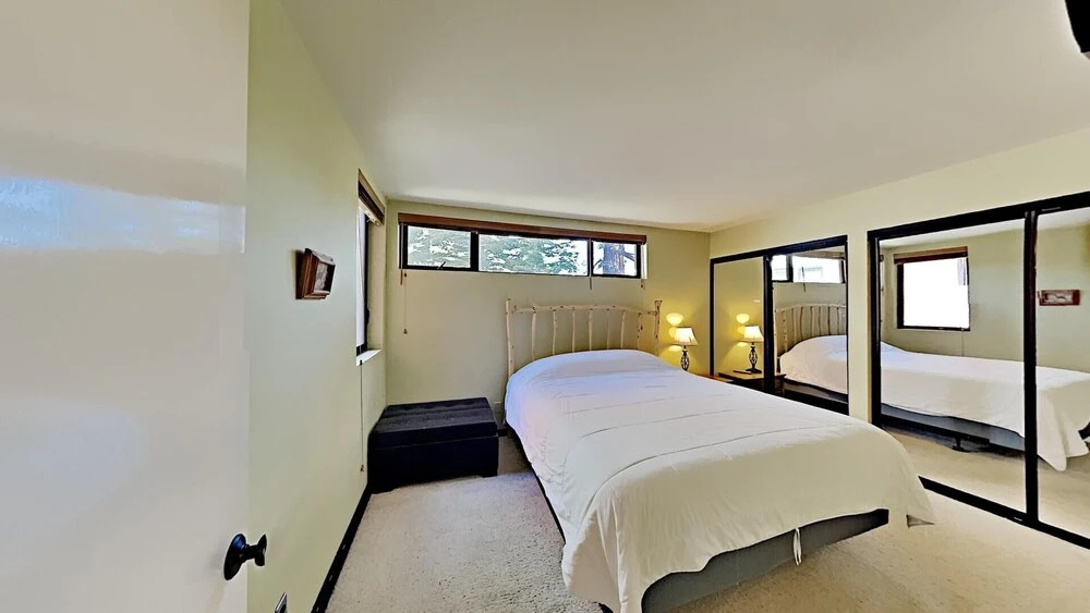 Two Bedroom Units at 1849 Condos with 3 Hot Tubs & Slopeside