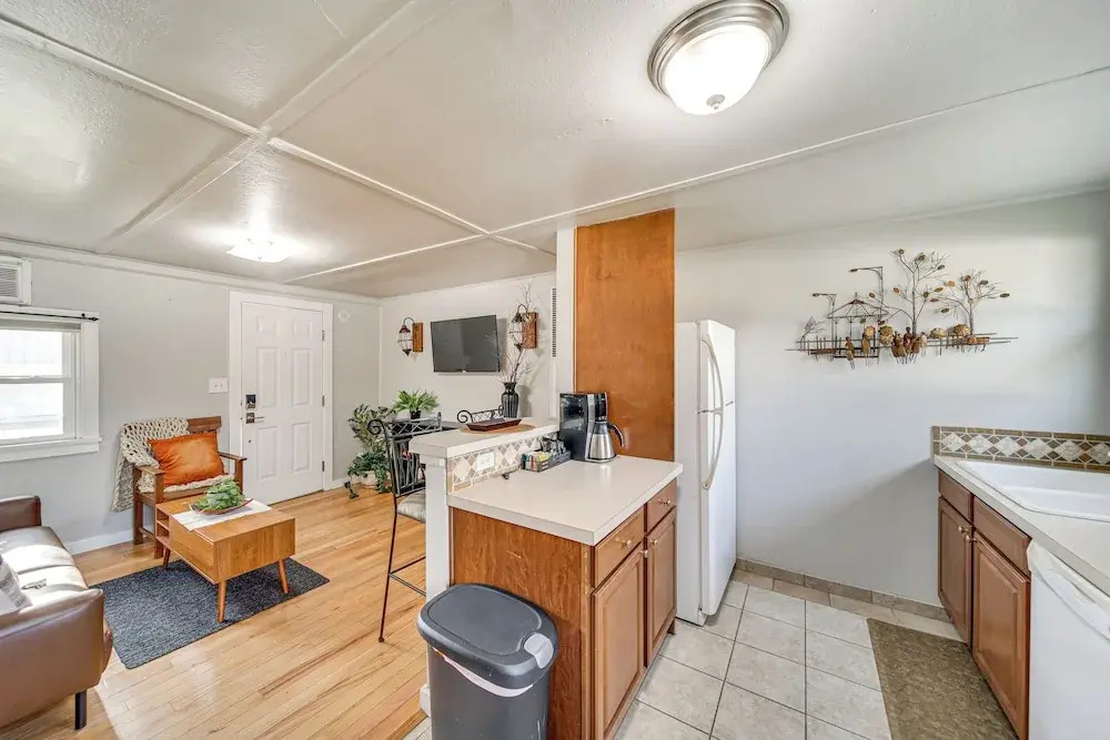 1 Mi to Camels Back Park: Boise Studio w/ Patio!