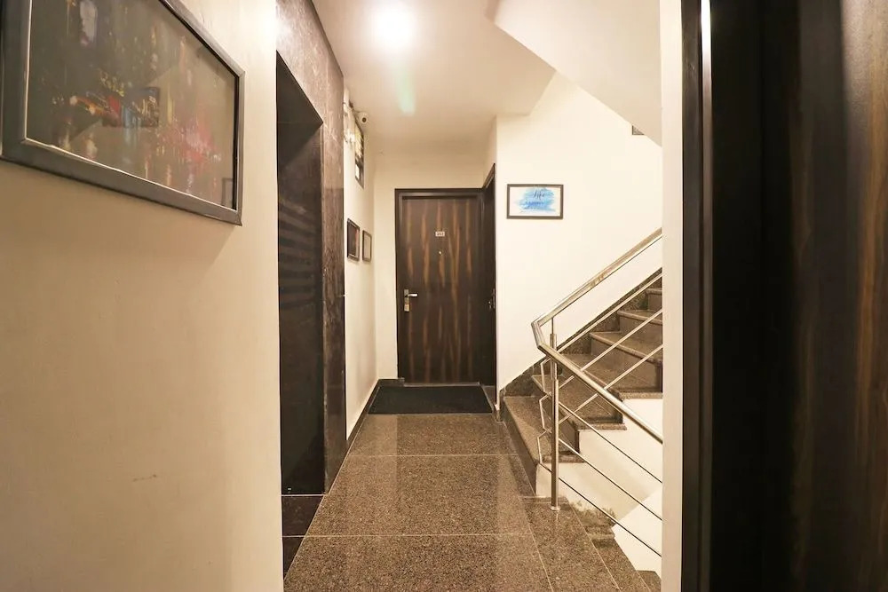 OYO 48708 Om Palace