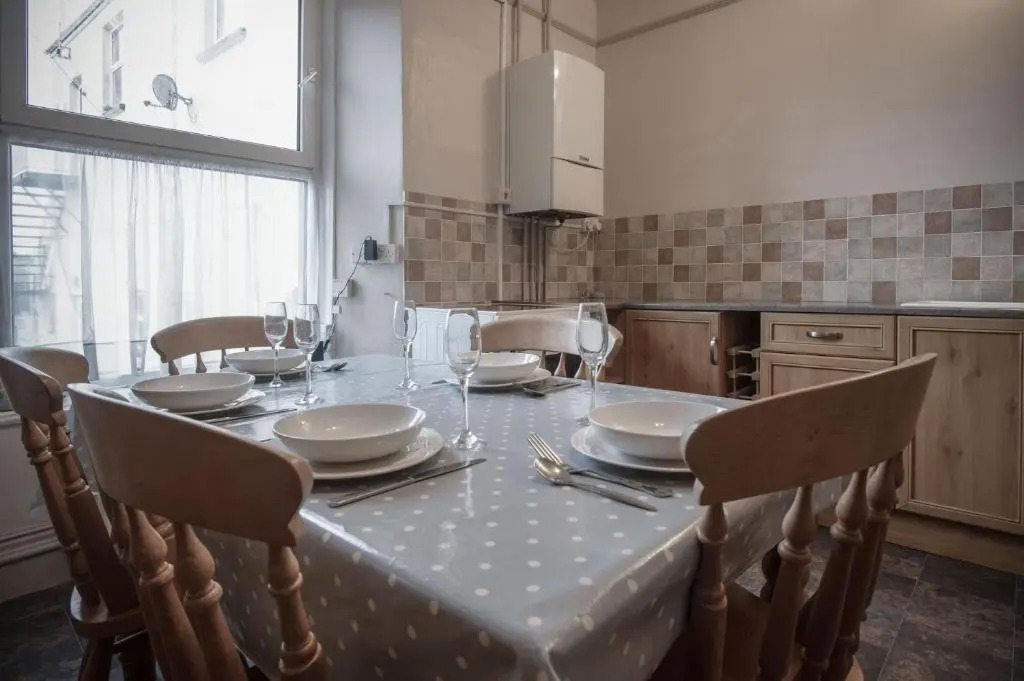 Connaught House - 2 Bedroom Apartment - Tenby