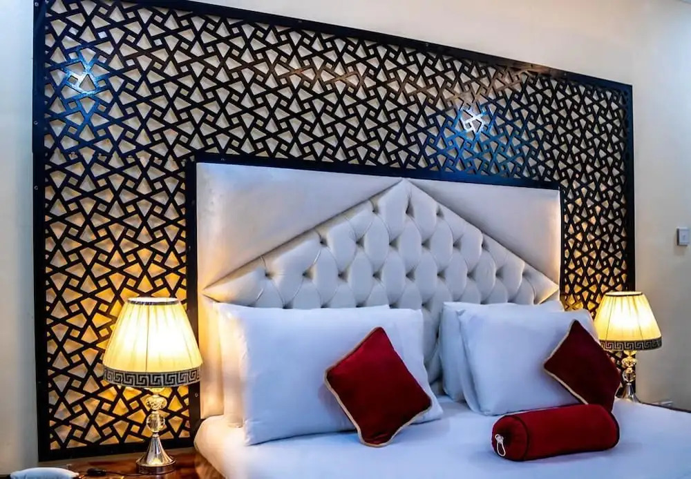 Rose Palace Hotel, Gulberg