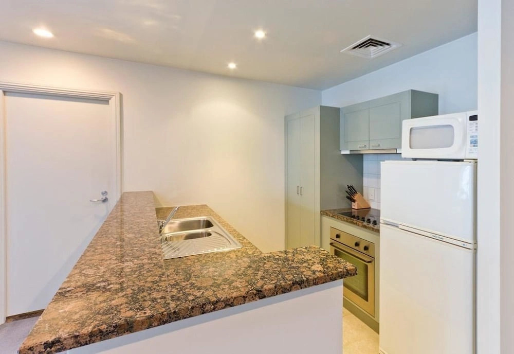 QV Air-conditioned Apartment with Carpark