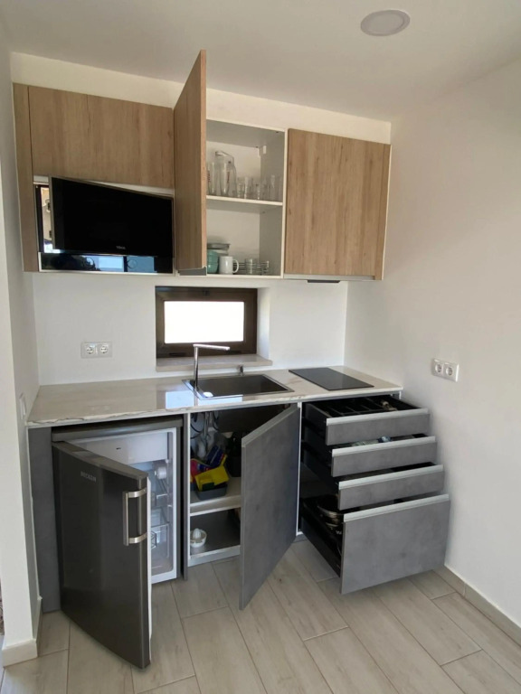 Apartamento com piscinas e ténis - 7 mins da praia