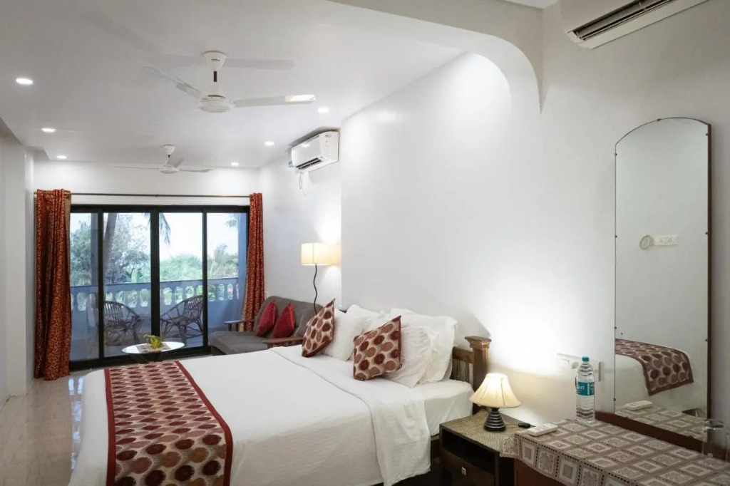 SHANUS SEASIDE INN - A Family-Run Guesthouse just 100 metres from Candolim Beach