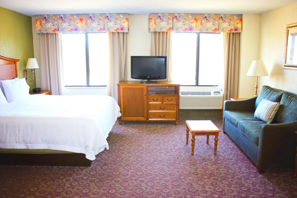 Hampton Inn & Suites College Station