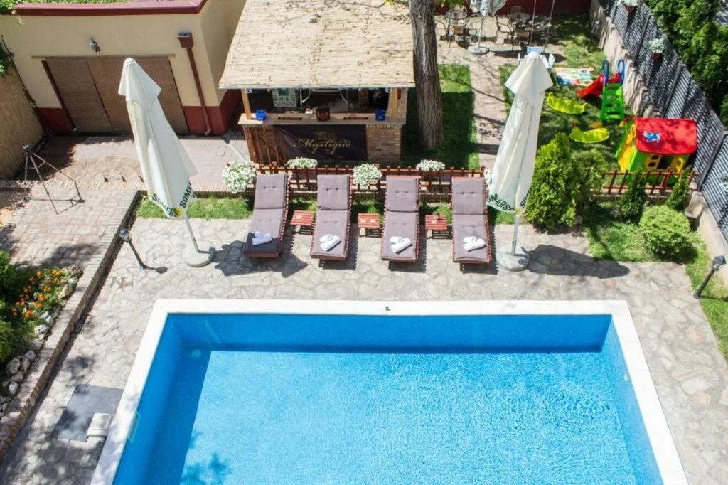 Villa Mystique