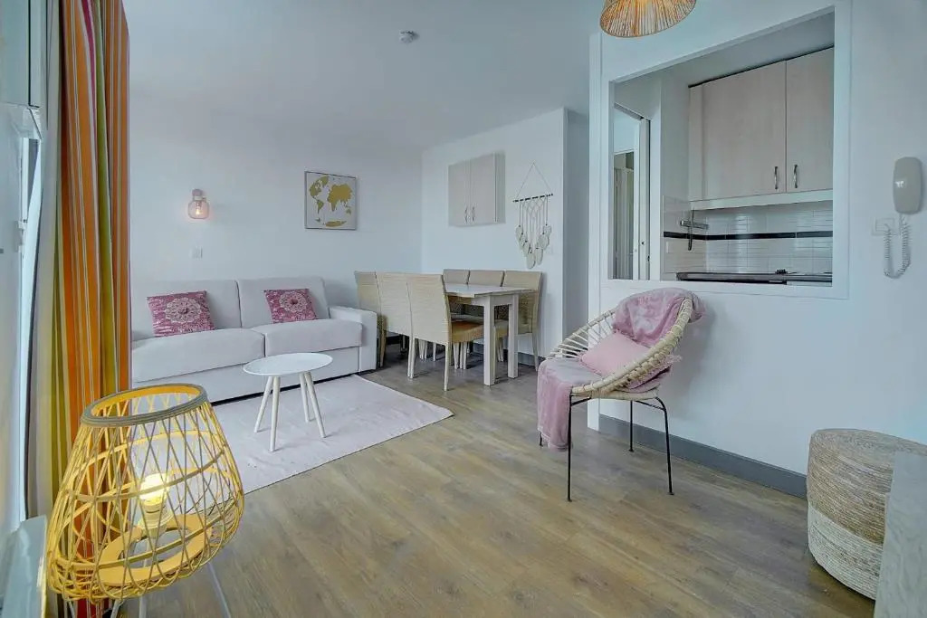 IMMOGROOM - 3 Rooms renovated - Pool - Terrace - Garden - Parking