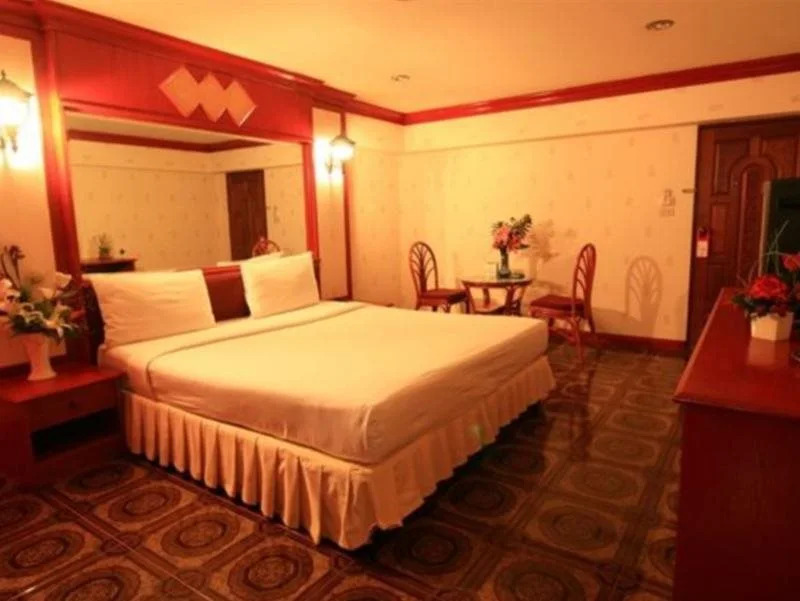 13 Coins Tower Hotel Ratchada