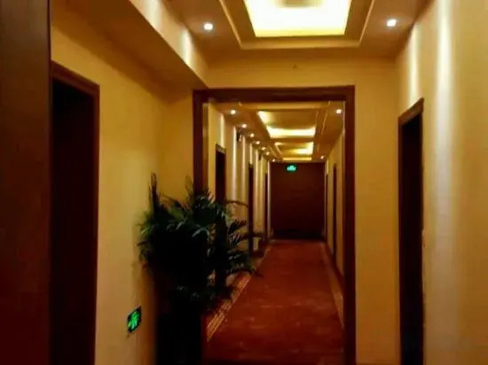 Dafang Zhongxin Business Hotel
