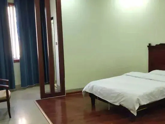 Huaxia Hotel
