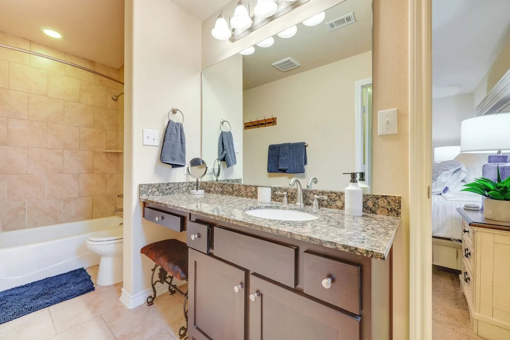 New Braunfels Home w/ Pool 2 Mi to Guadalupe River