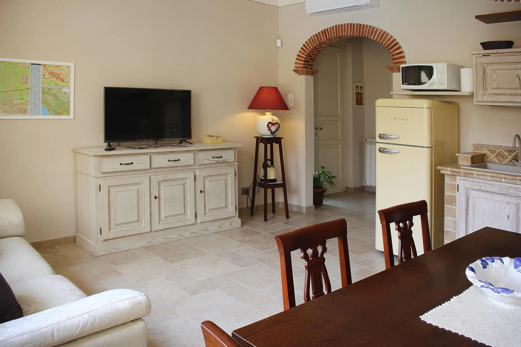 In Camaiore With 3 Bedrooms And 2 Bathrooms