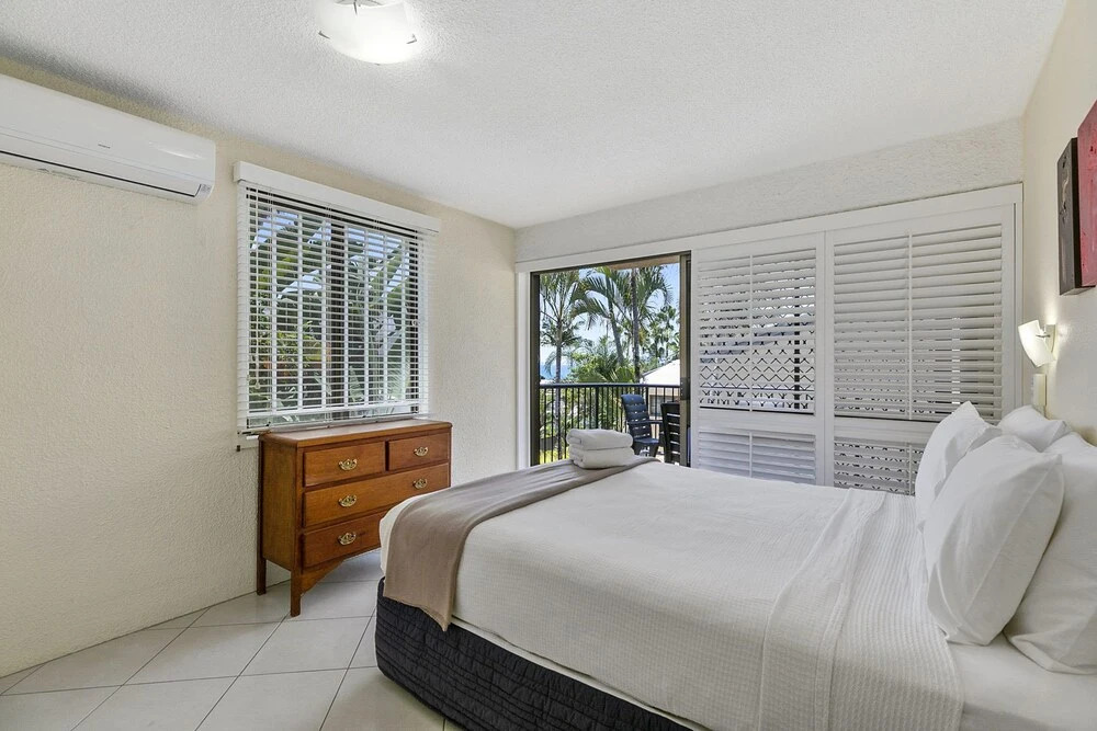 Hop, Skip, Jump Away From Hastings - Unit 6 Descola 6 Noosa Drive