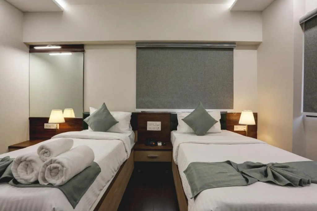 Hotel Ozone Inn Colaba