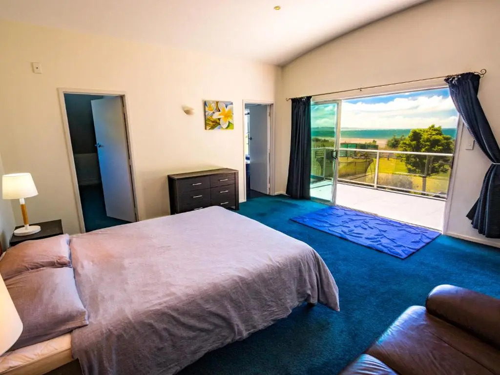 La Casa Al Mare - Golden Bay Beach House