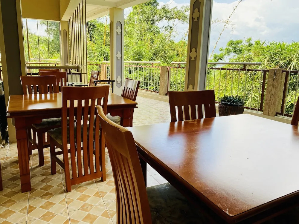 Crystal Apartment Hotel And Lodges