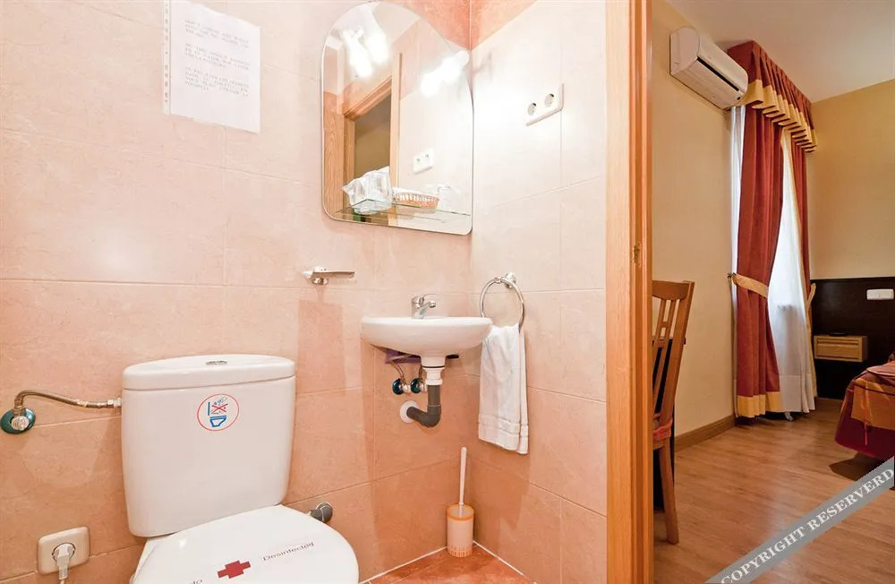Hostal Las Cortes