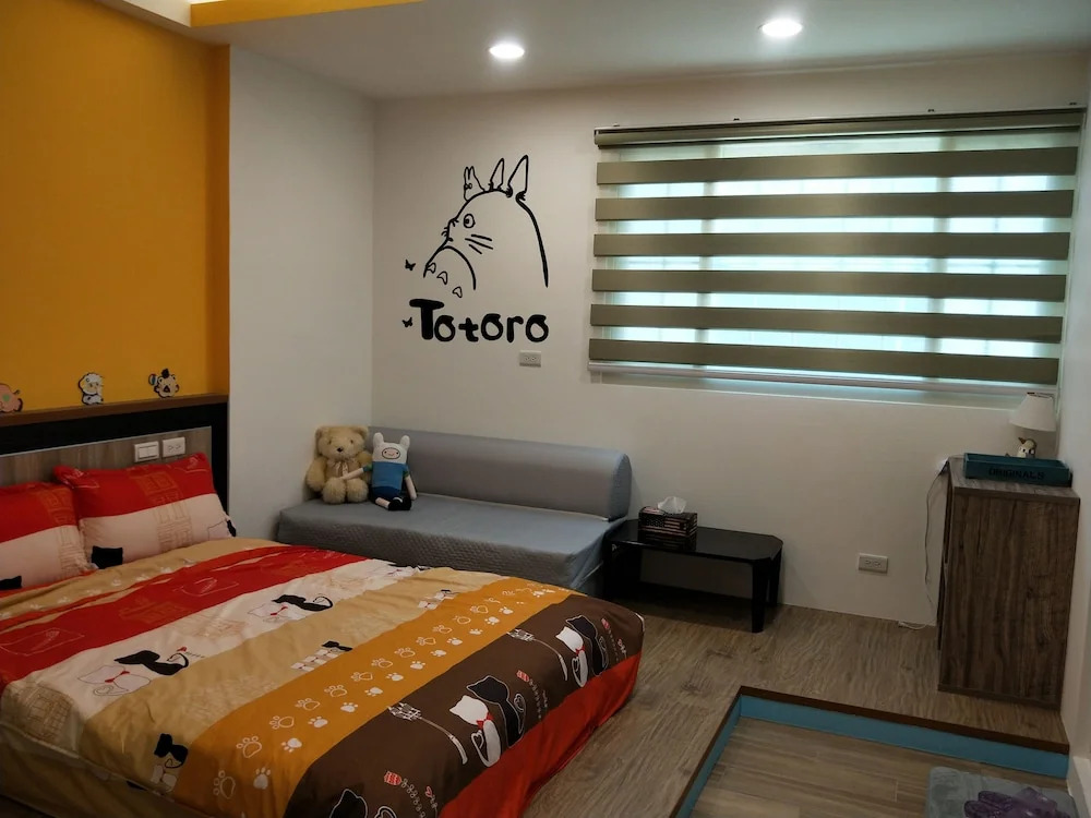 Mood Small Buildina