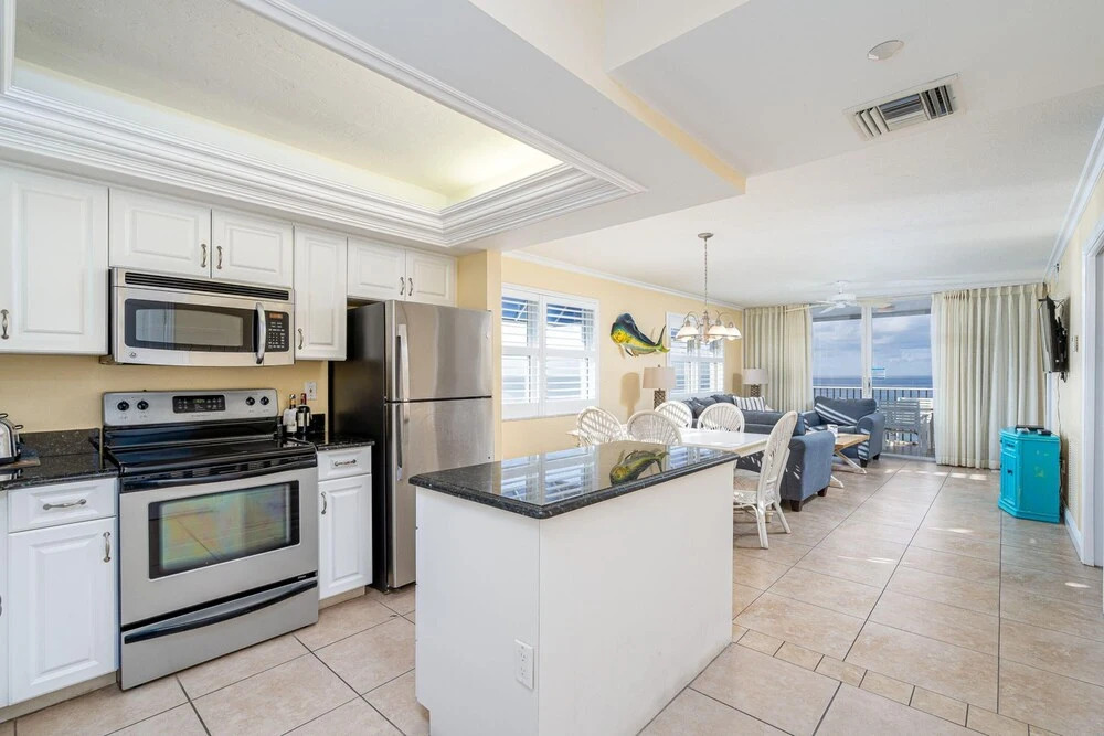 Welcome to Beach Villa's # 606 Vacation Rental - 250 Estero Blvd condo