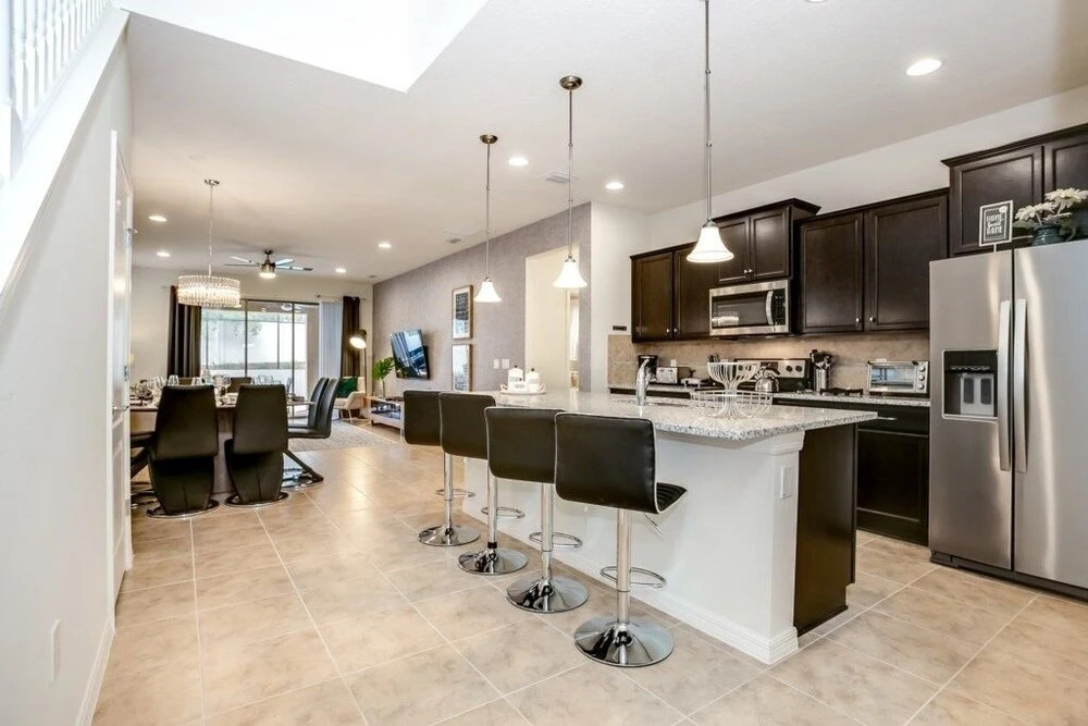 Saltwater Pool Private Pool Luxury Home! 6 Bedroom Home by RedAwning