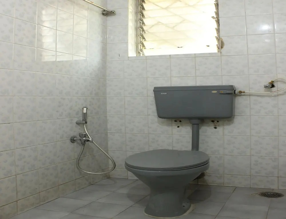 OYO 9280 Home 2 BHK Miramar Beach