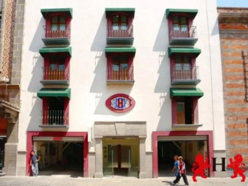 Hotel Leones