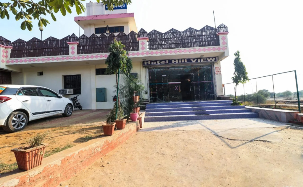 Hotel Hill View by OYO Rooms
