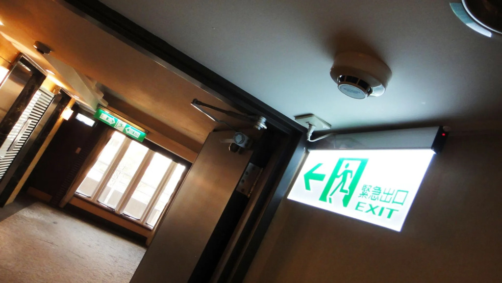 Nisus Hotel