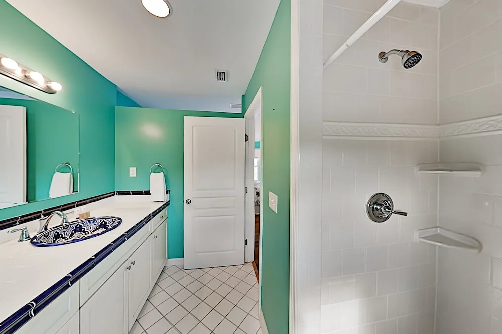 Hercules By The Sea W/ Expansive Deck & Patio 4 Bedroom Home