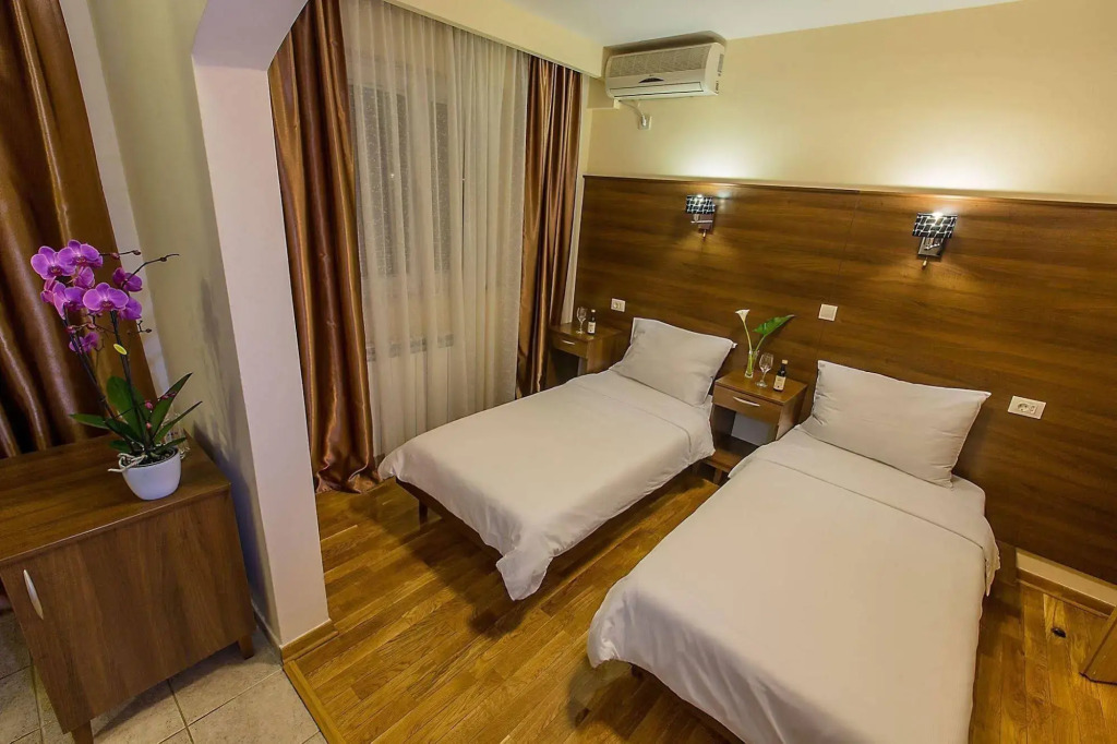 Hotel M