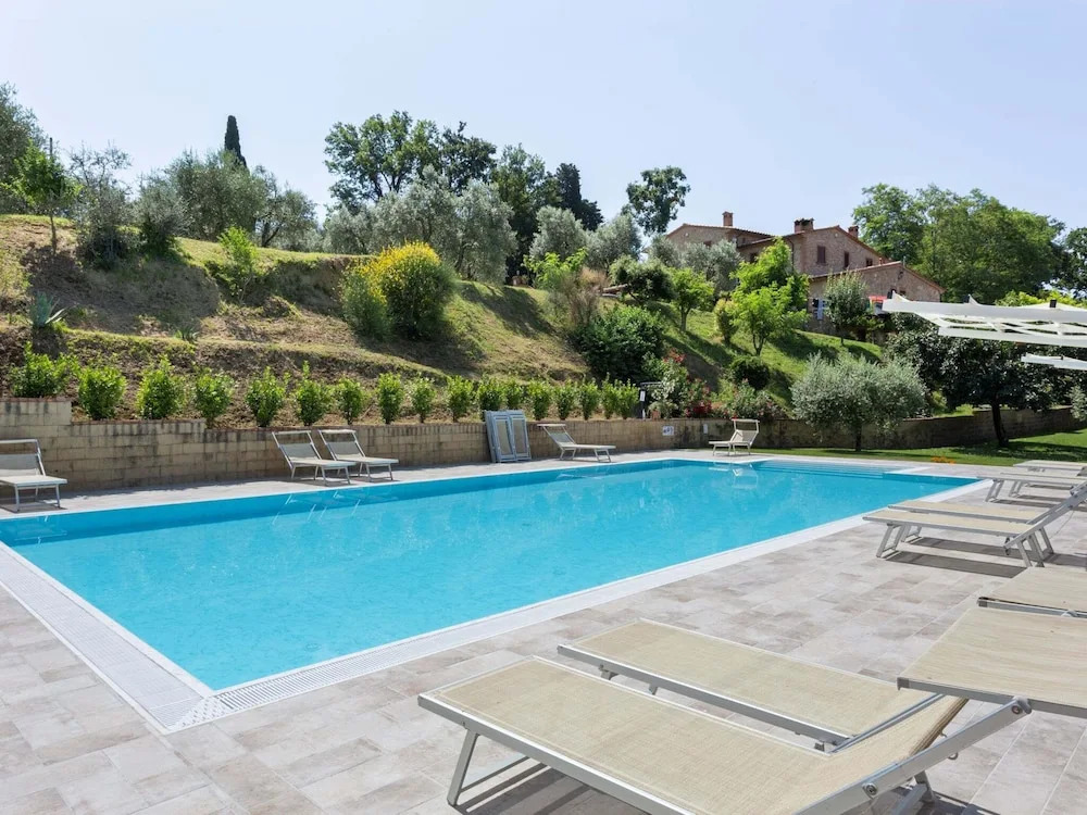 Lavish Holiday Home in Volterra with Pool