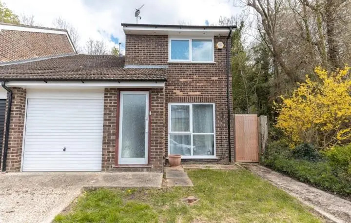 Spacious 3 Bedroom House Sleeps 6 People