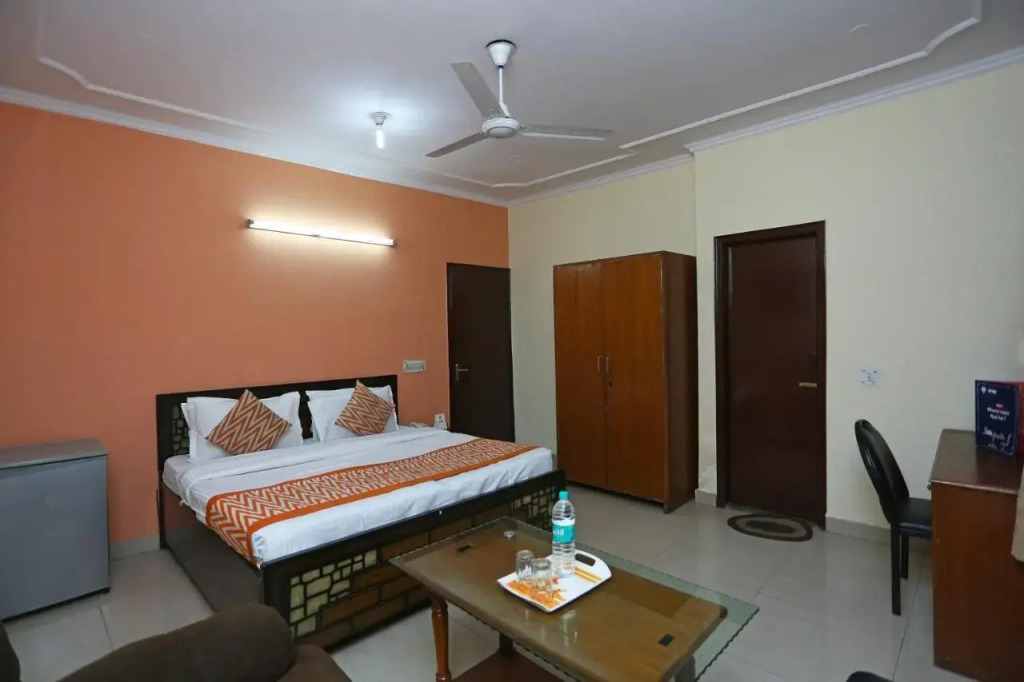 Hotel Kalkaji Residency by OYO Rooms