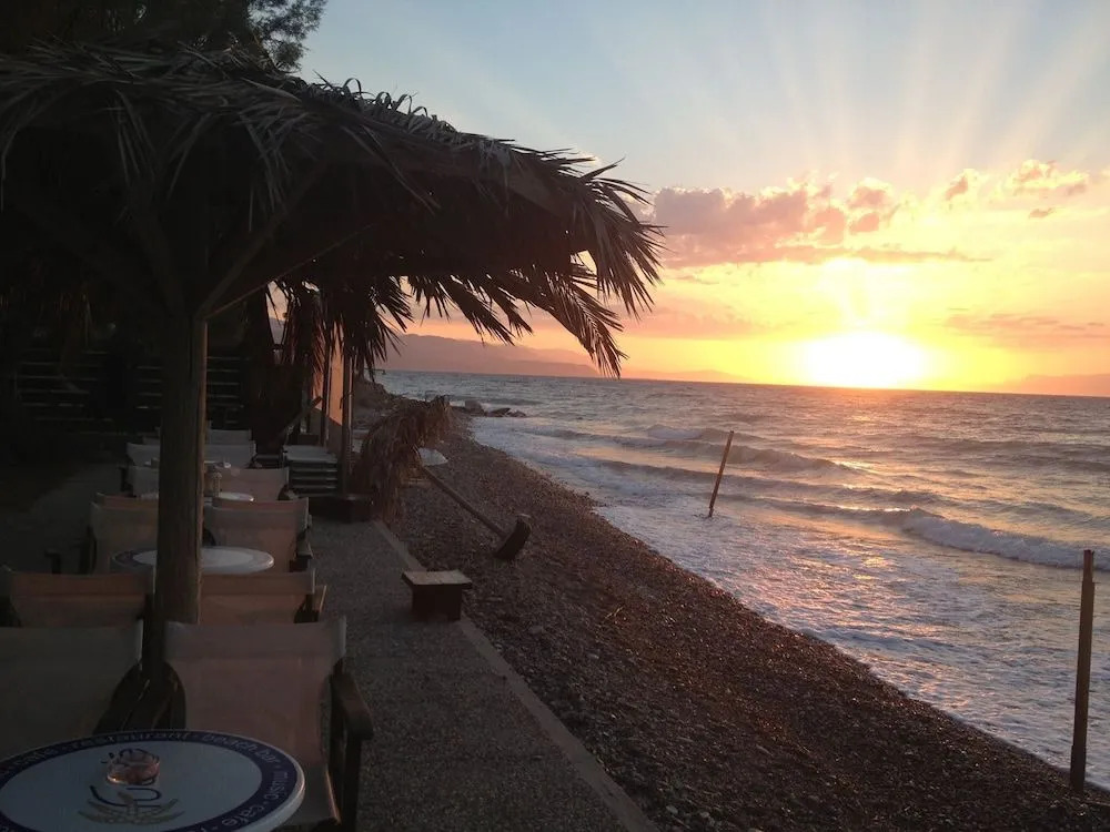 Lykoporia Beach Apartments