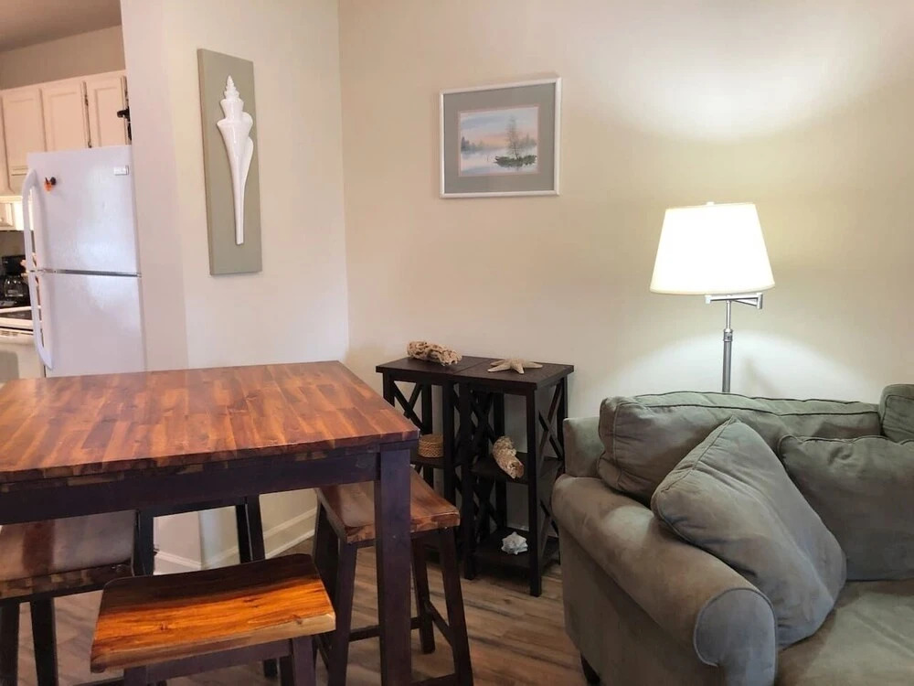 Coastal Fun In The Sun 2 Bedroom Condo