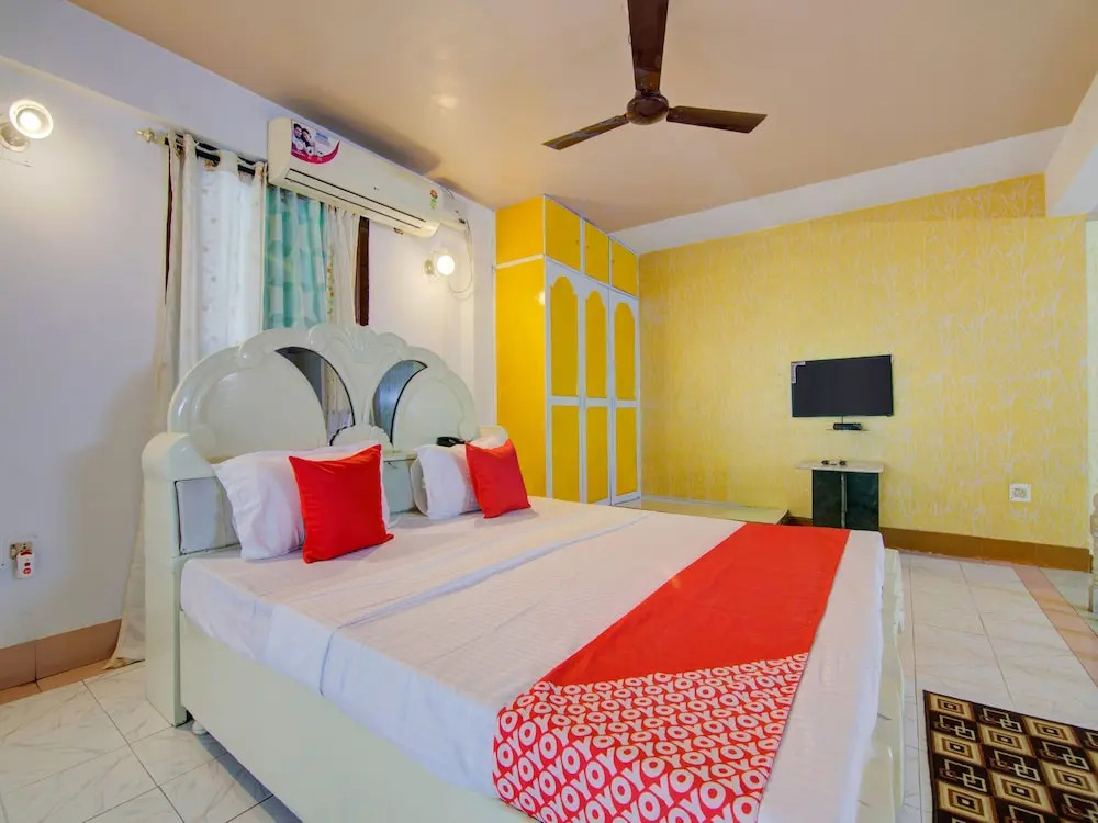 OYO 13542 Urban House