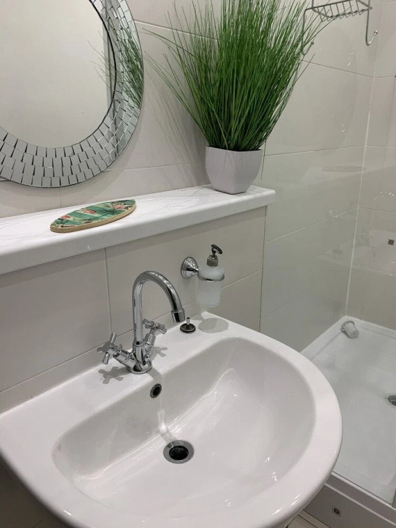 Immaculate 1-bed Apartment in Glasgow Denniston