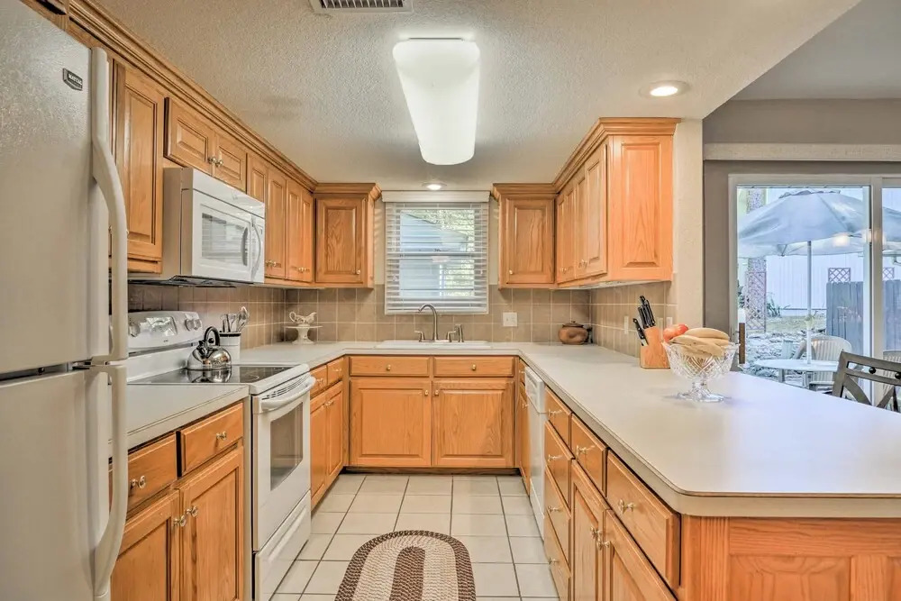 Lakefront Townhome w/ View in Hot Springs Village