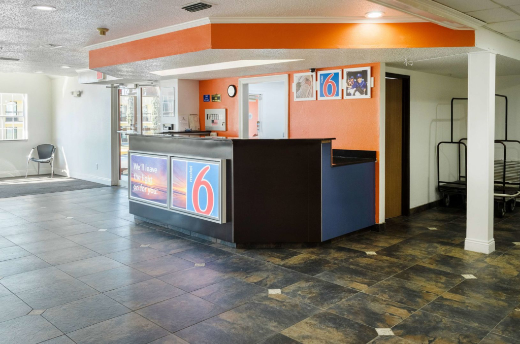 Motel 6-Mobile, AL