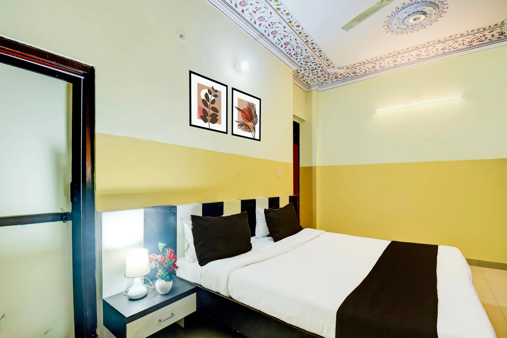 OYO 11389 Hotel NG Palace